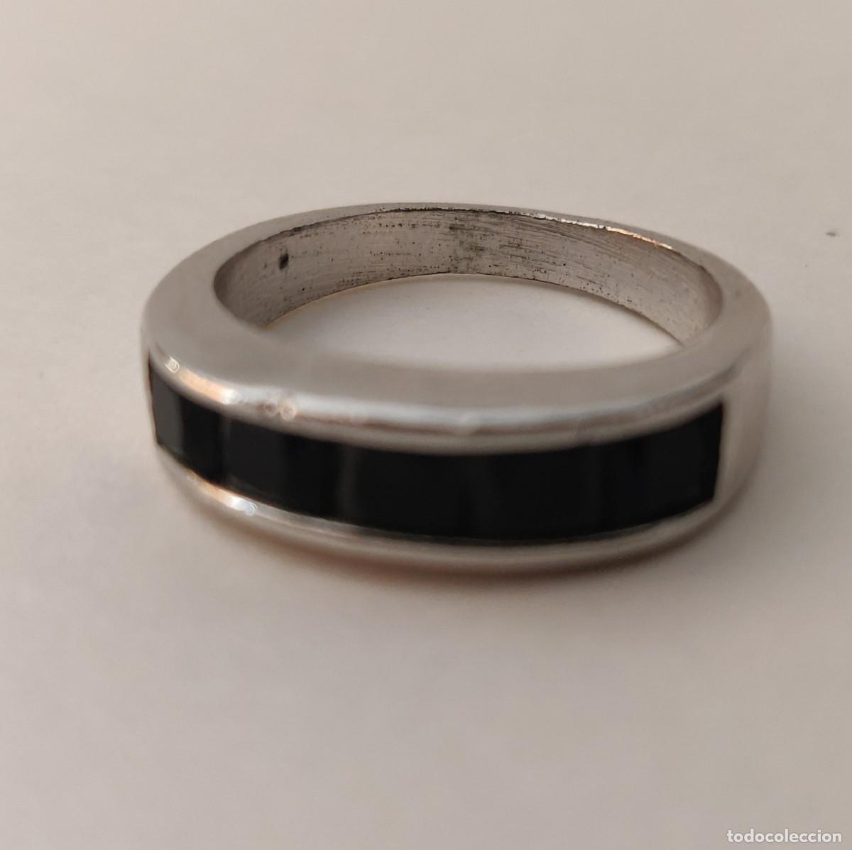 Joyeria: Anillo Plateado con Piedras Negras - Foto 1