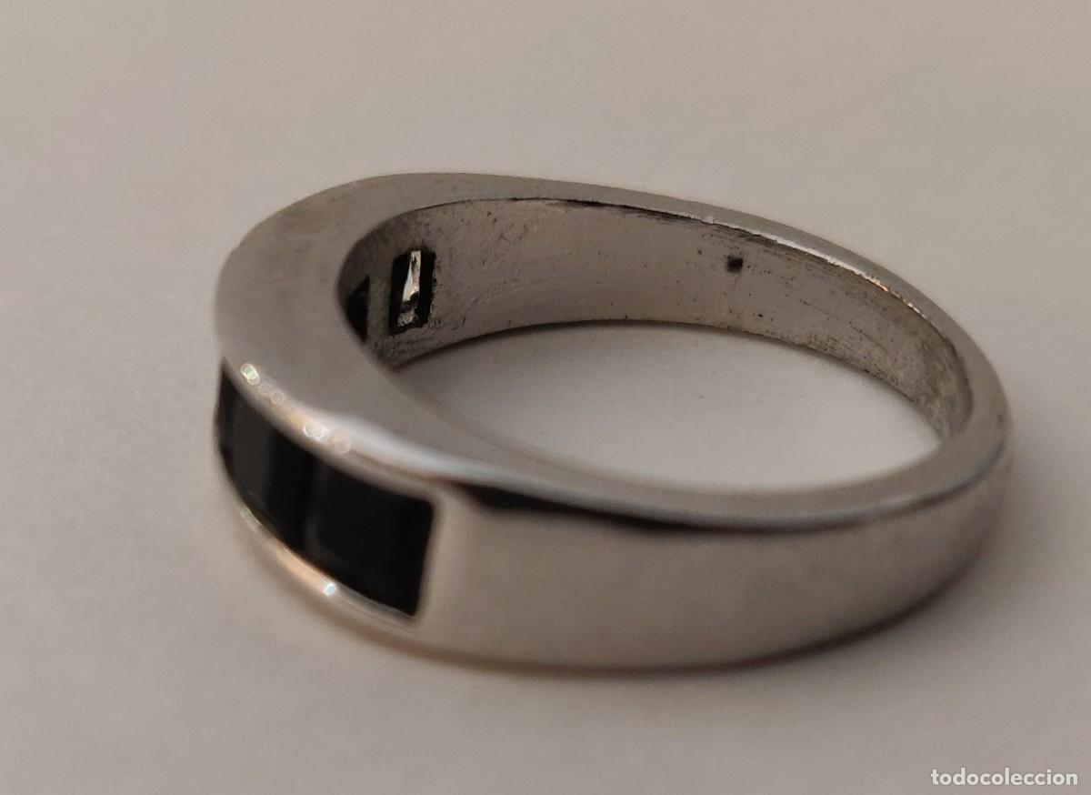 Joyeria: Anillo Plateado con Piedras Negras - Foto 2