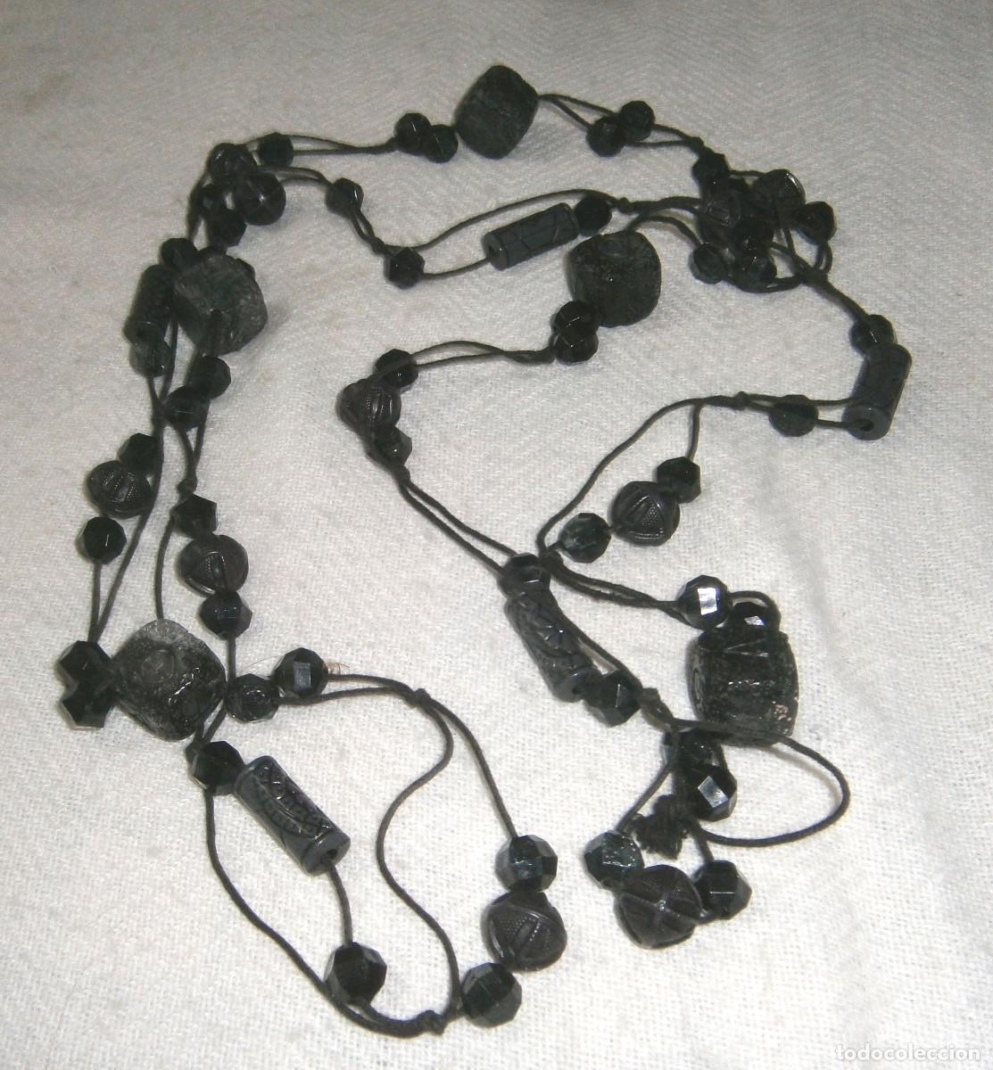 Schmuck: collar largo para dos vueltas piedras y abalorios negros