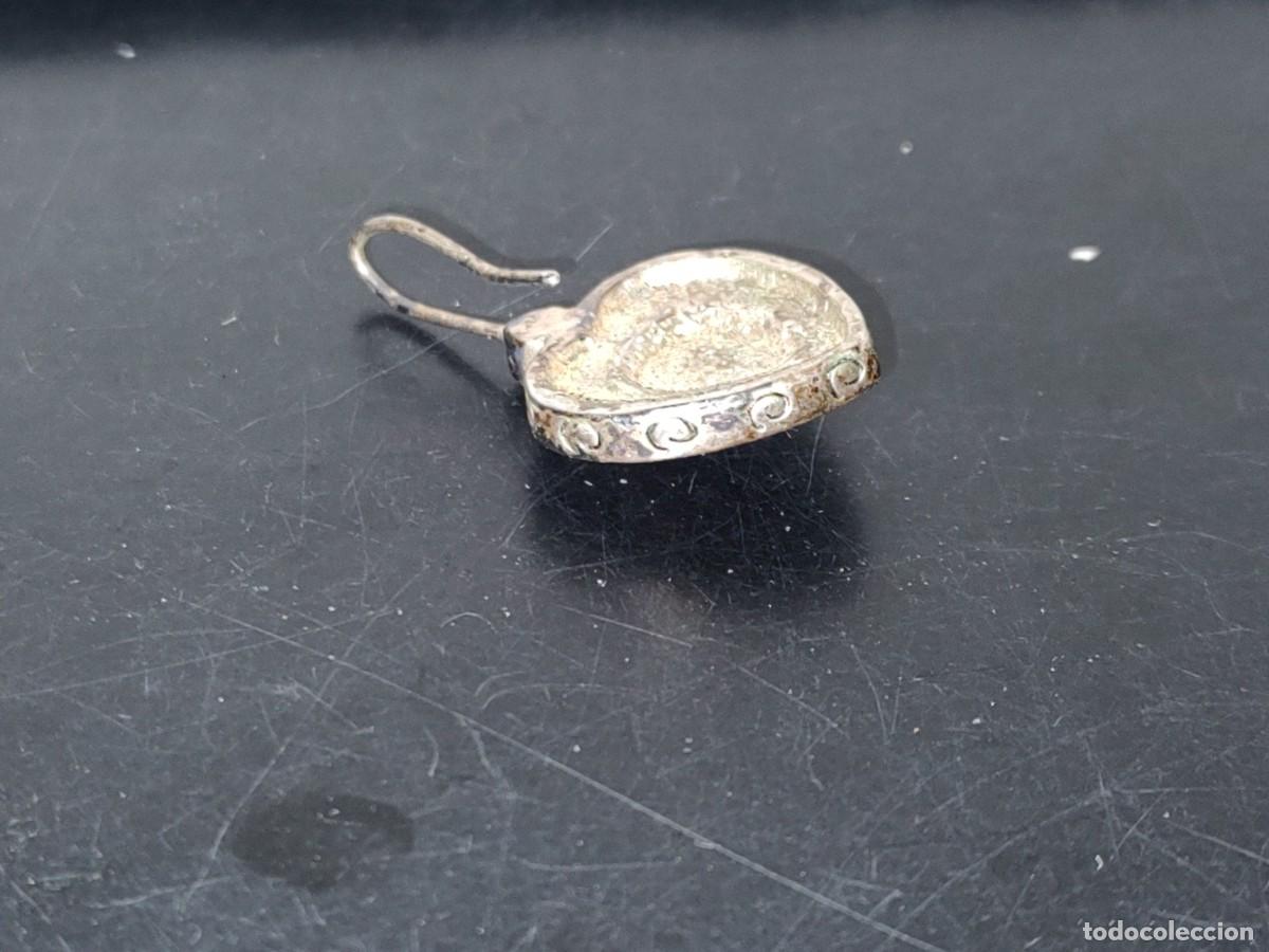 Joyeria: A3- ANTIGUO PENDIENTE EN FORMA DE CORAZ&Oacute;N CON INCRUSTACI&Oacute;N EN EL CENTRO - 50S - 60S - Foto 5