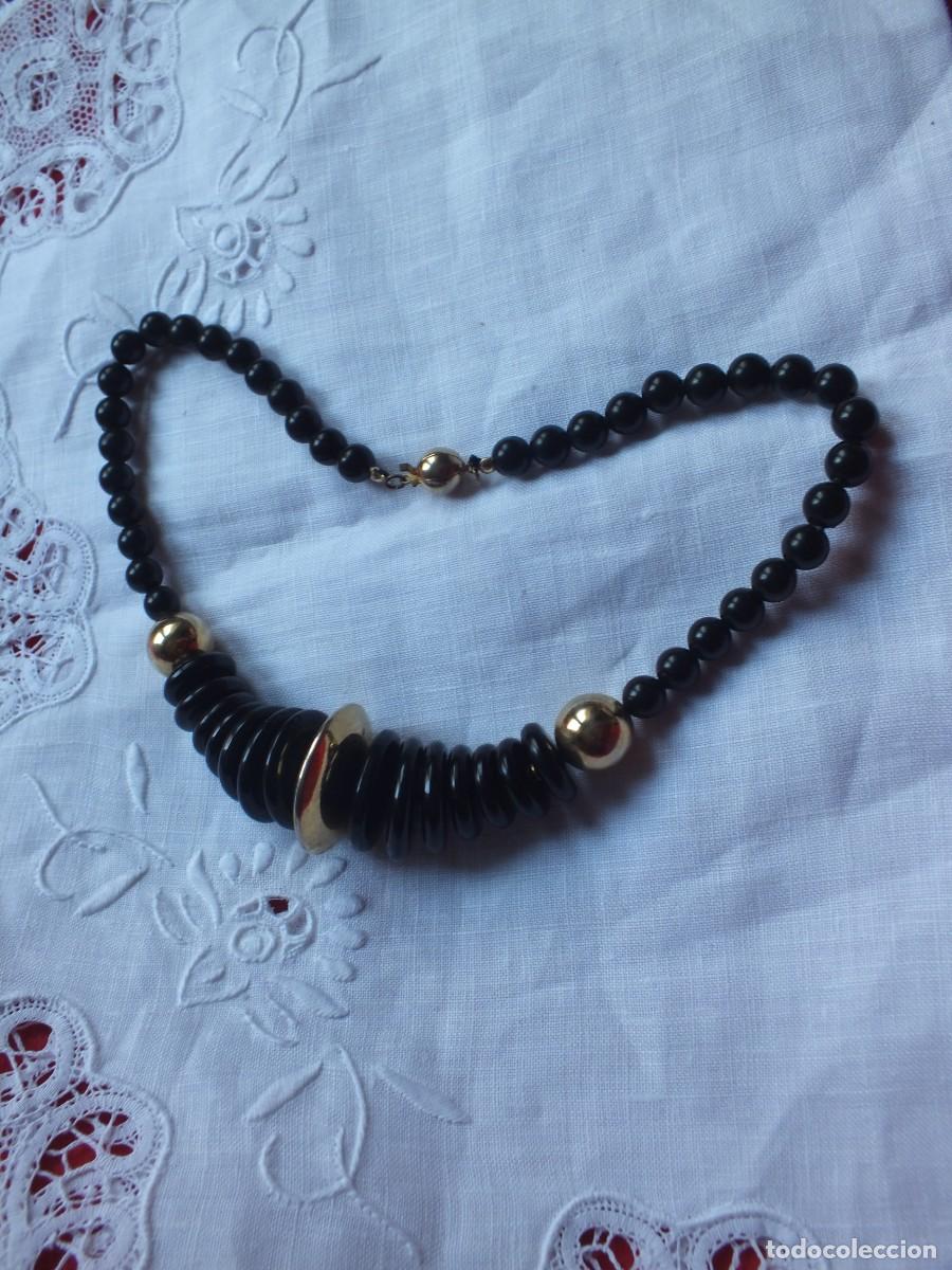 Joyeria: COLLAR GARGANTILLA DE CUENTAS BOLAS NEGRAS Y DORADAS - Foto 2