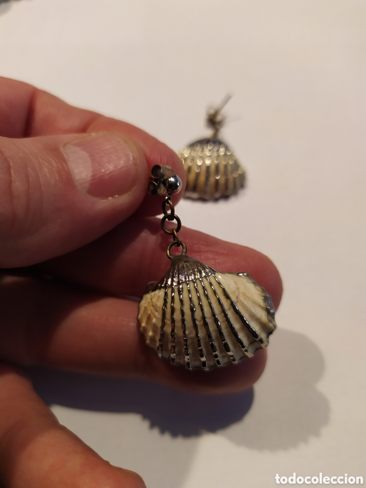 Joyeria: Pendientes de concha con ba&ntilde;o oro blanco electrol&iacute;tico. - Foto 2