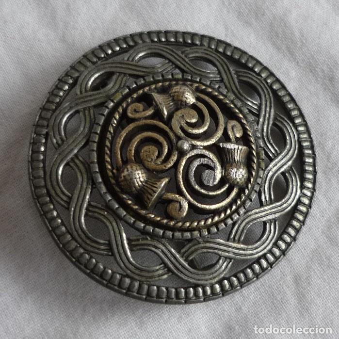 Joyeria: Broche met&aacute;lico s&iacute;mbolo celta - Foto 1