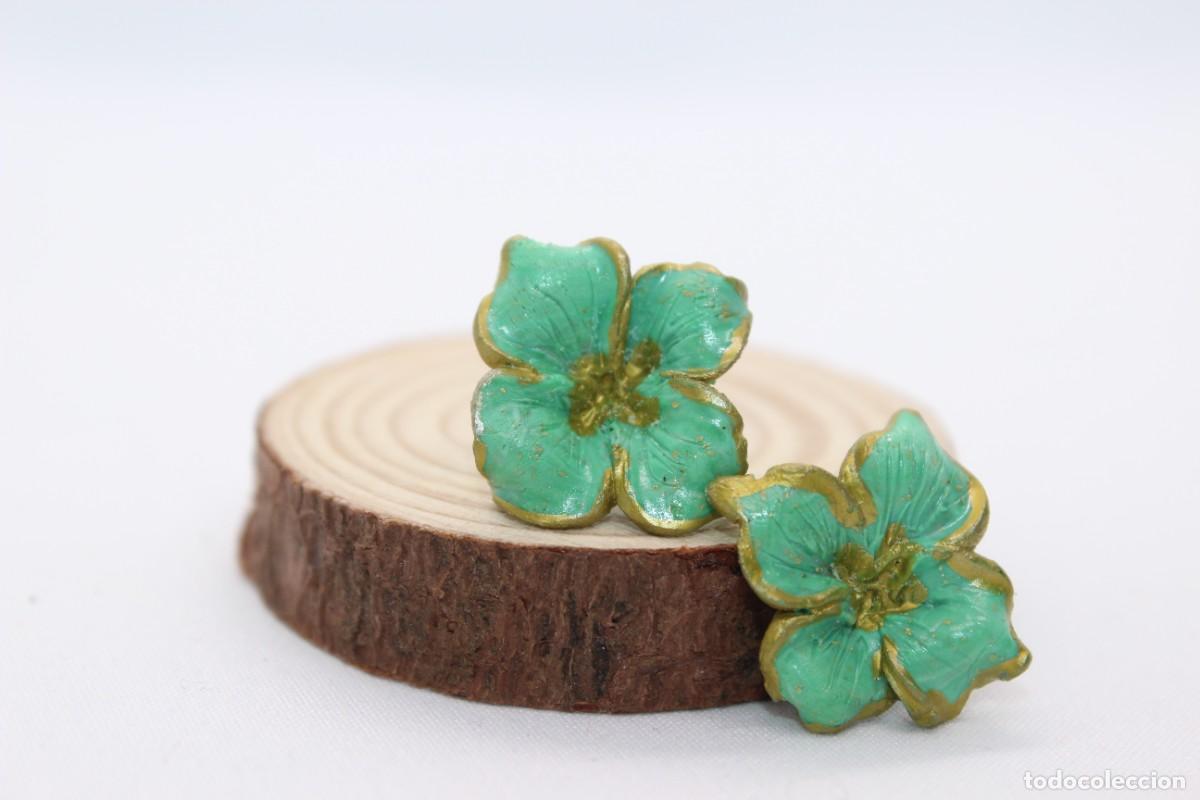 Joyeria: Pendientes artesanales de bot&oacute;n de flores - Foto 1