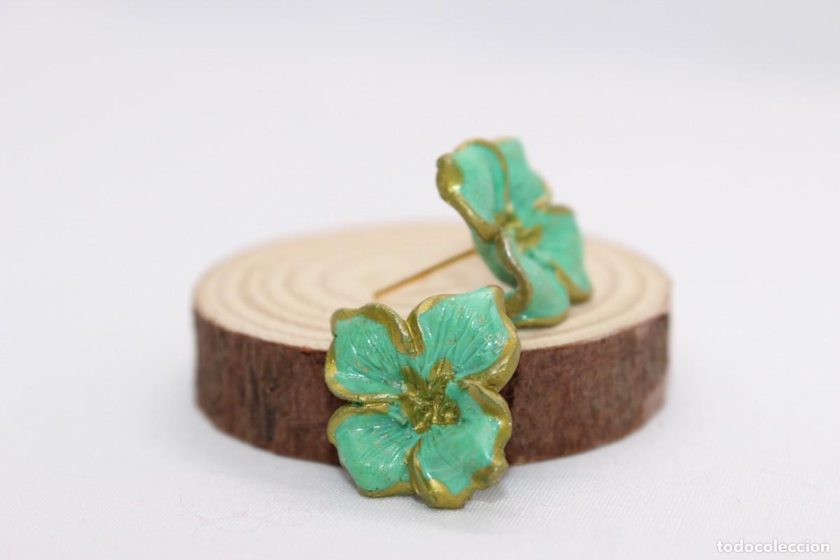 Joyeria: Pendientes artesanales de bot&oacute;n de flores - Foto 2