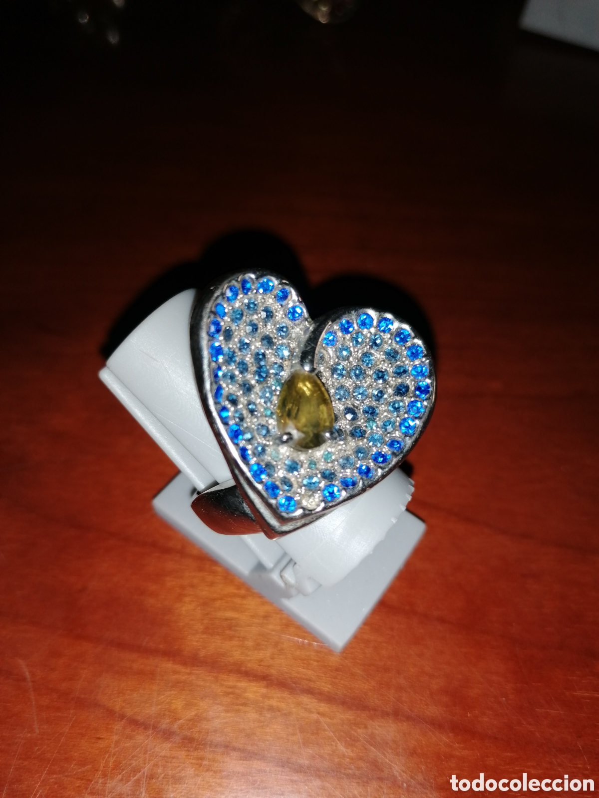 Joyeria: A&ntilde;illo plateado de coraz&oacute;n con detalles azules. - Foto 2