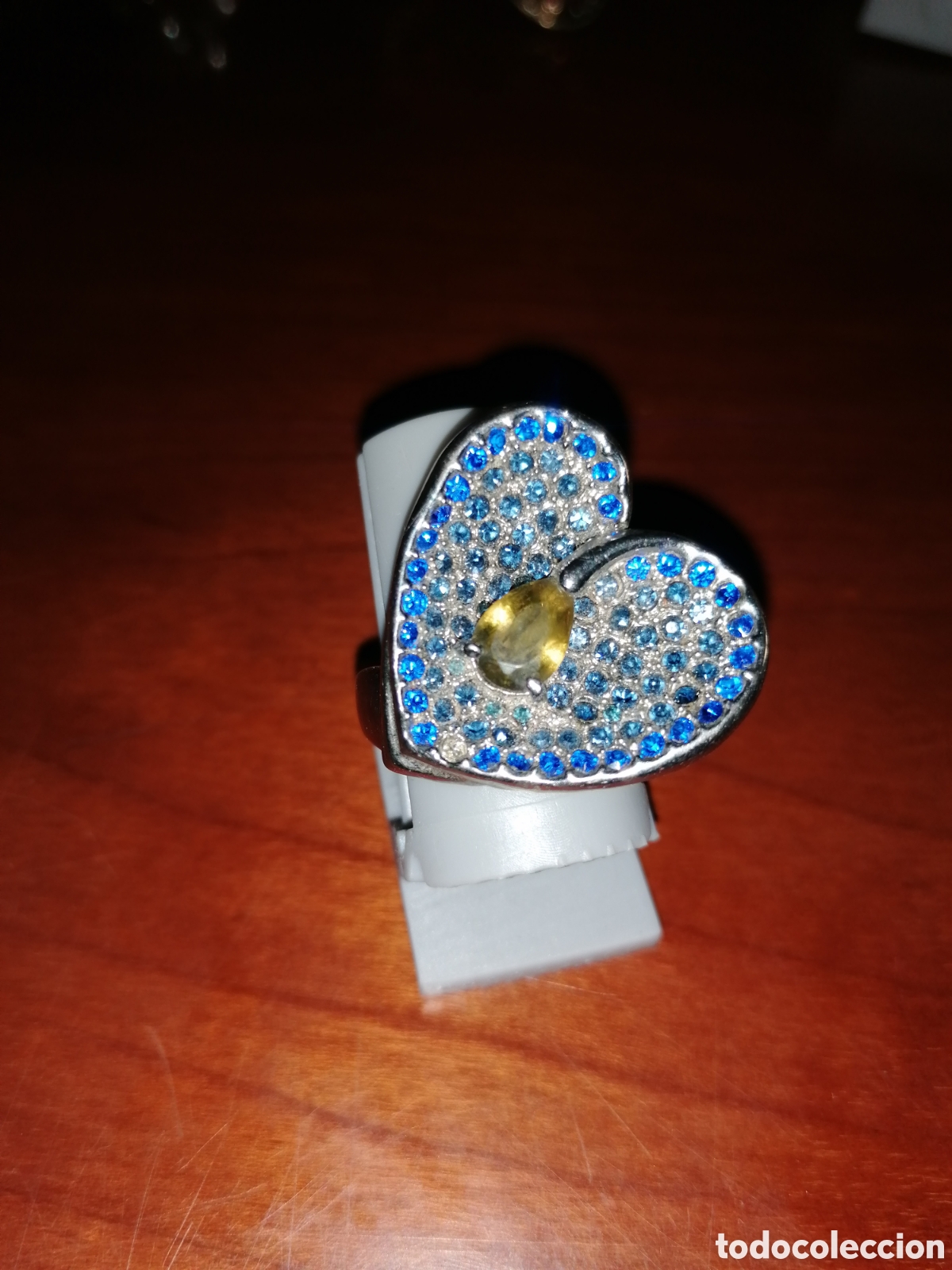Joyeria: A&ntilde;illo plateado de coraz&oacute;n con detalles azules. - Foto 1