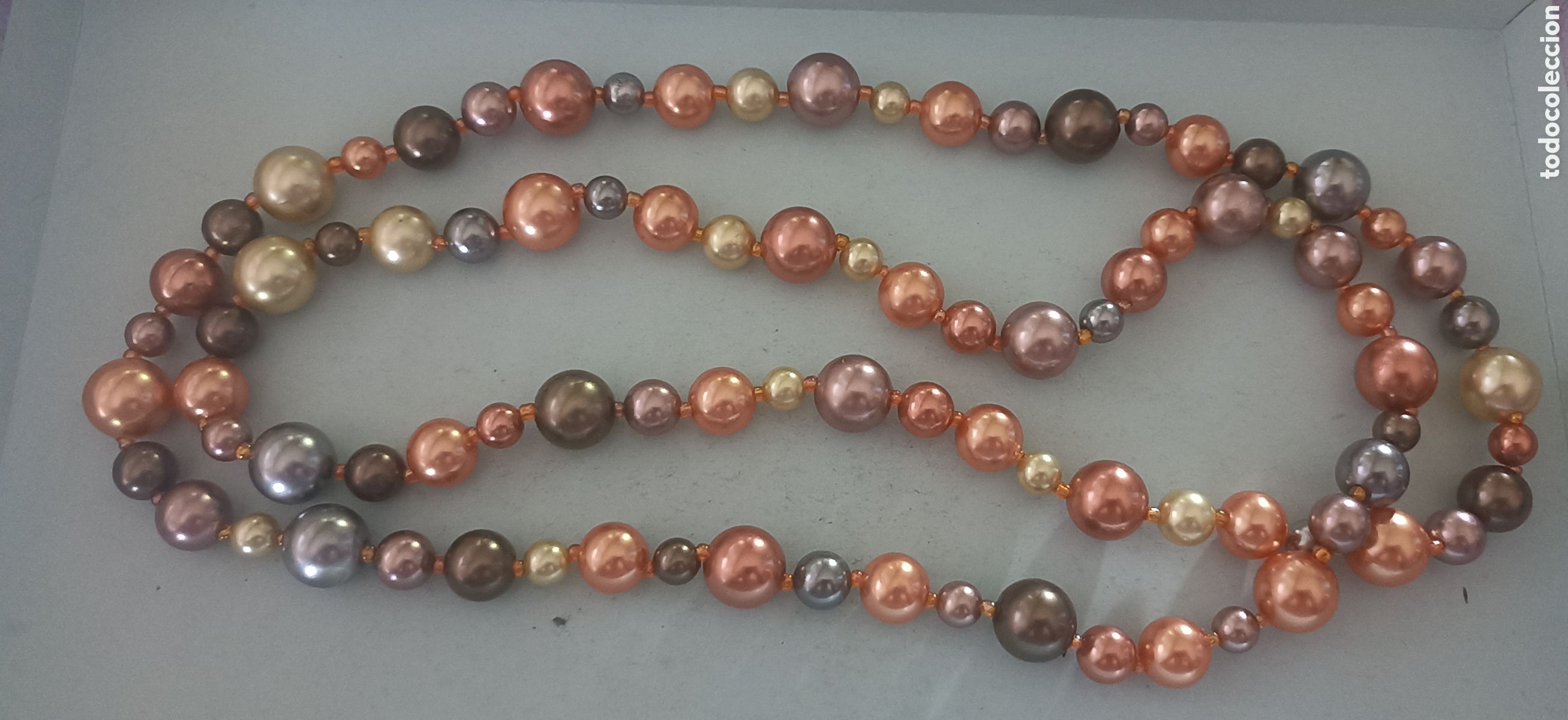 Schmuck: Collar largo de cuentas de pl&aacute;stico que simulan perlas muy ligero
