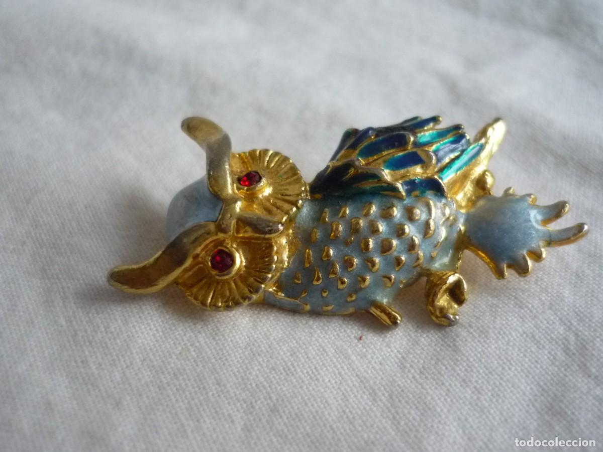 Joyeria: Broche en metal lacado con forma de buho - Foto 3