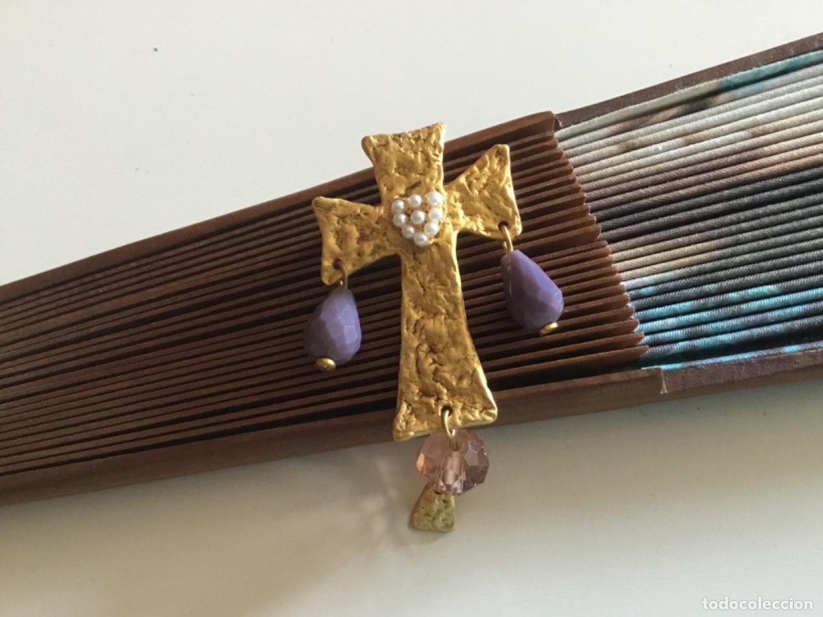 Joyeria: BROCHE CHAPADO MATE CON CRISTAL. CRUZ - Foto 2
