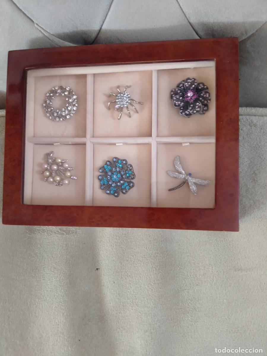 Joyeria: Expositor con seis preciosos broches. - Foto 2