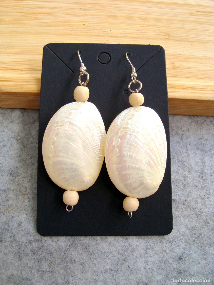 Joyeria: Pendientes largos de n&aacute;car, A&ntilde;o 2000, Nuevos - Foto 1