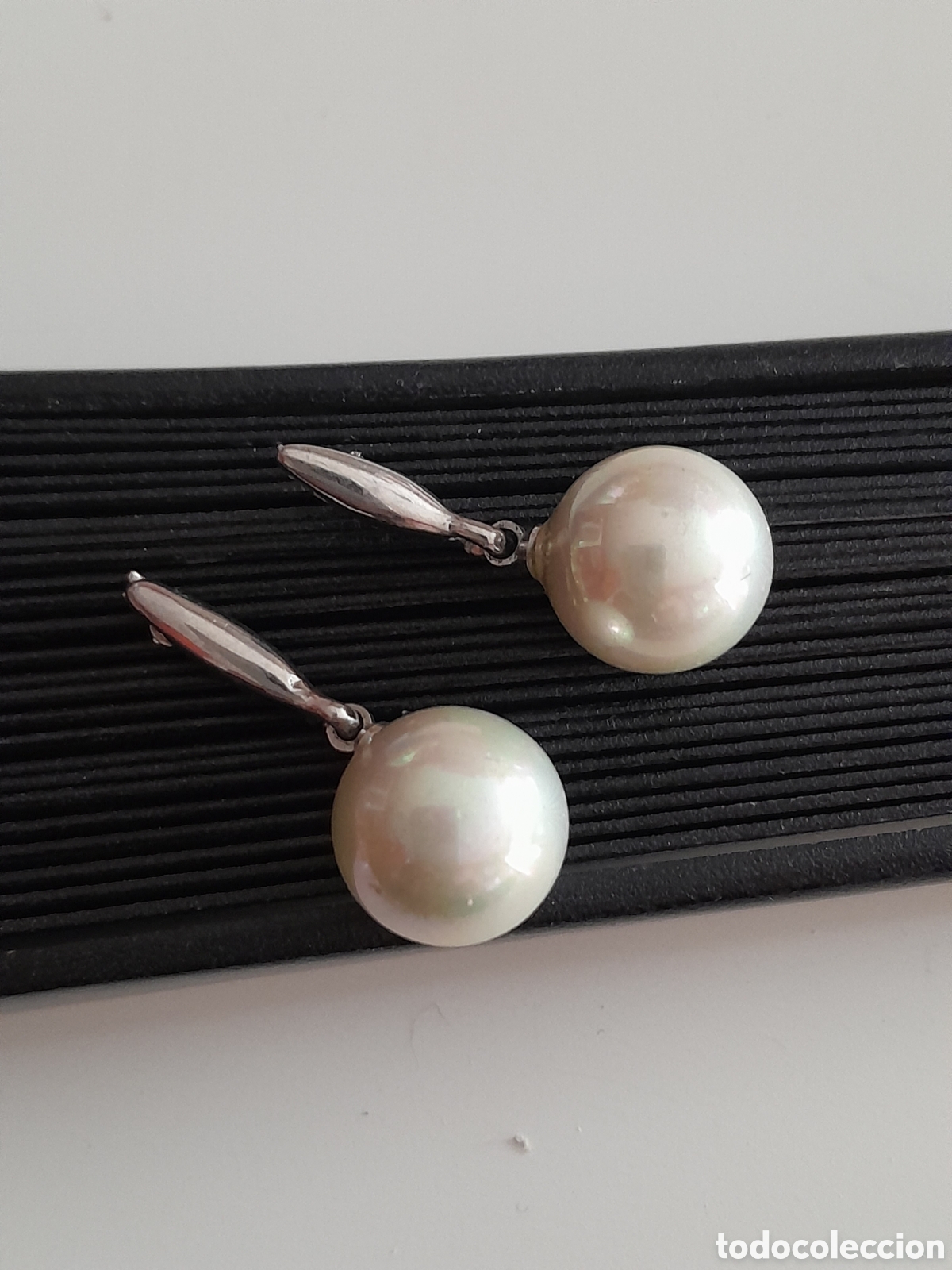 Joyeria: PENDIENTES CLASICOS CON PERLAS IRISADAS. PRESI&Oacute;N - Foto 2