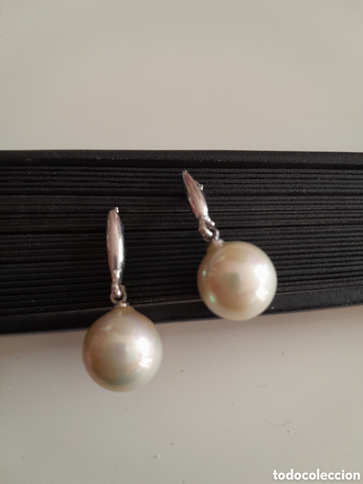 Joyeria: PENDIENTES CLASICOS CON PERLAS IRISADAS. PRESI&Oacute;N - Foto 3