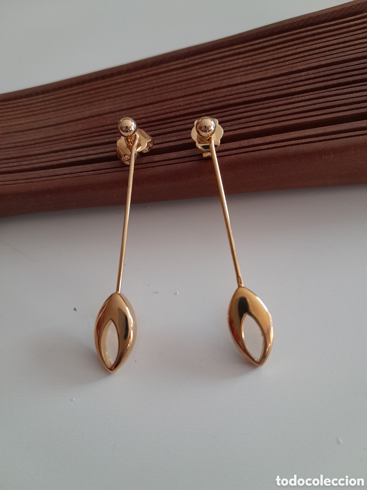Joyeria: PENDIENTES CHAPADO ORO. CON MOVIMIENTO DE LA BARRA - Foto 3
