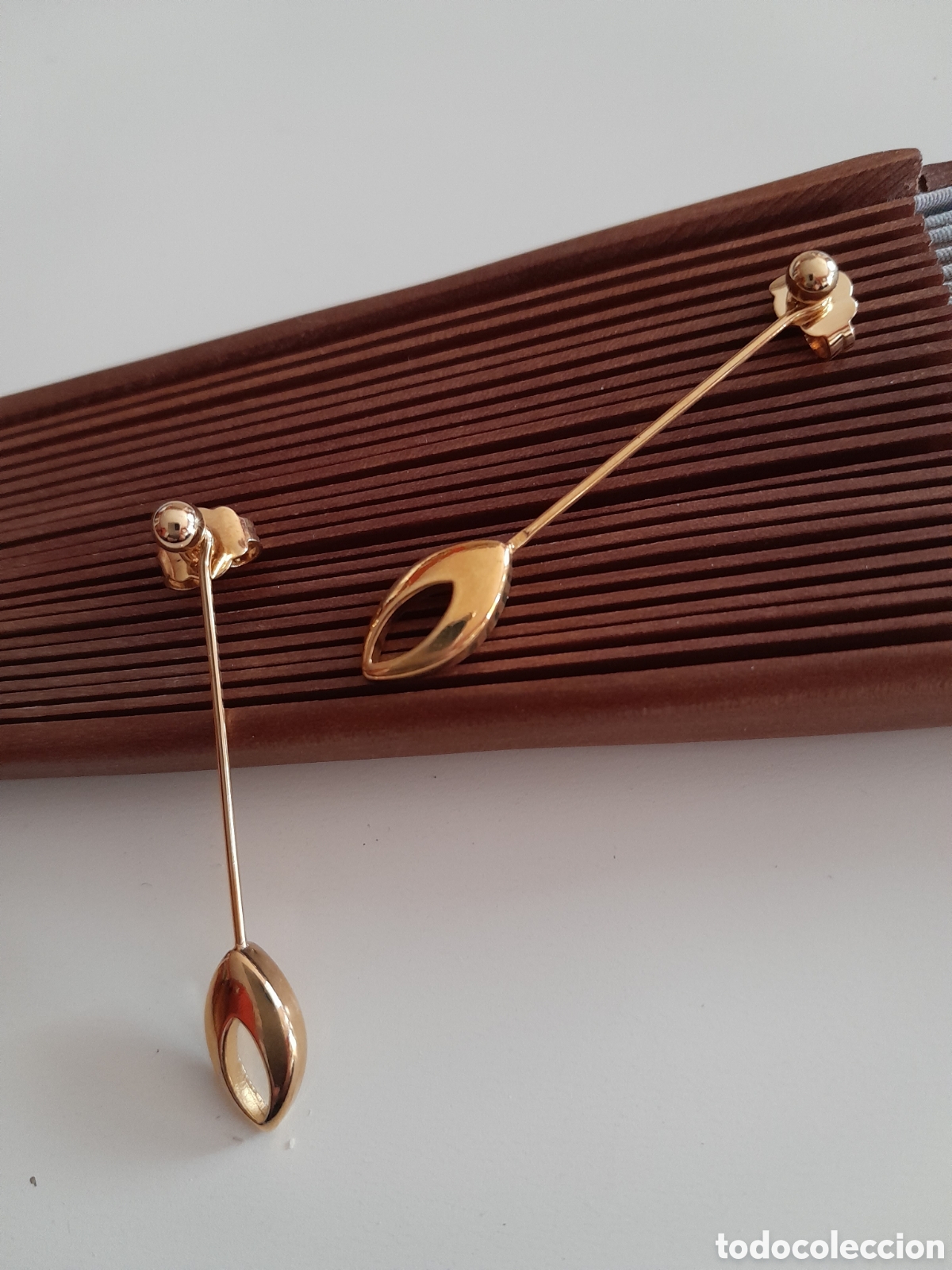 Joyeria: PENDIENTES CHAPADO ORO. CON MOVIMIENTO DE LA BARRA - Foto 4