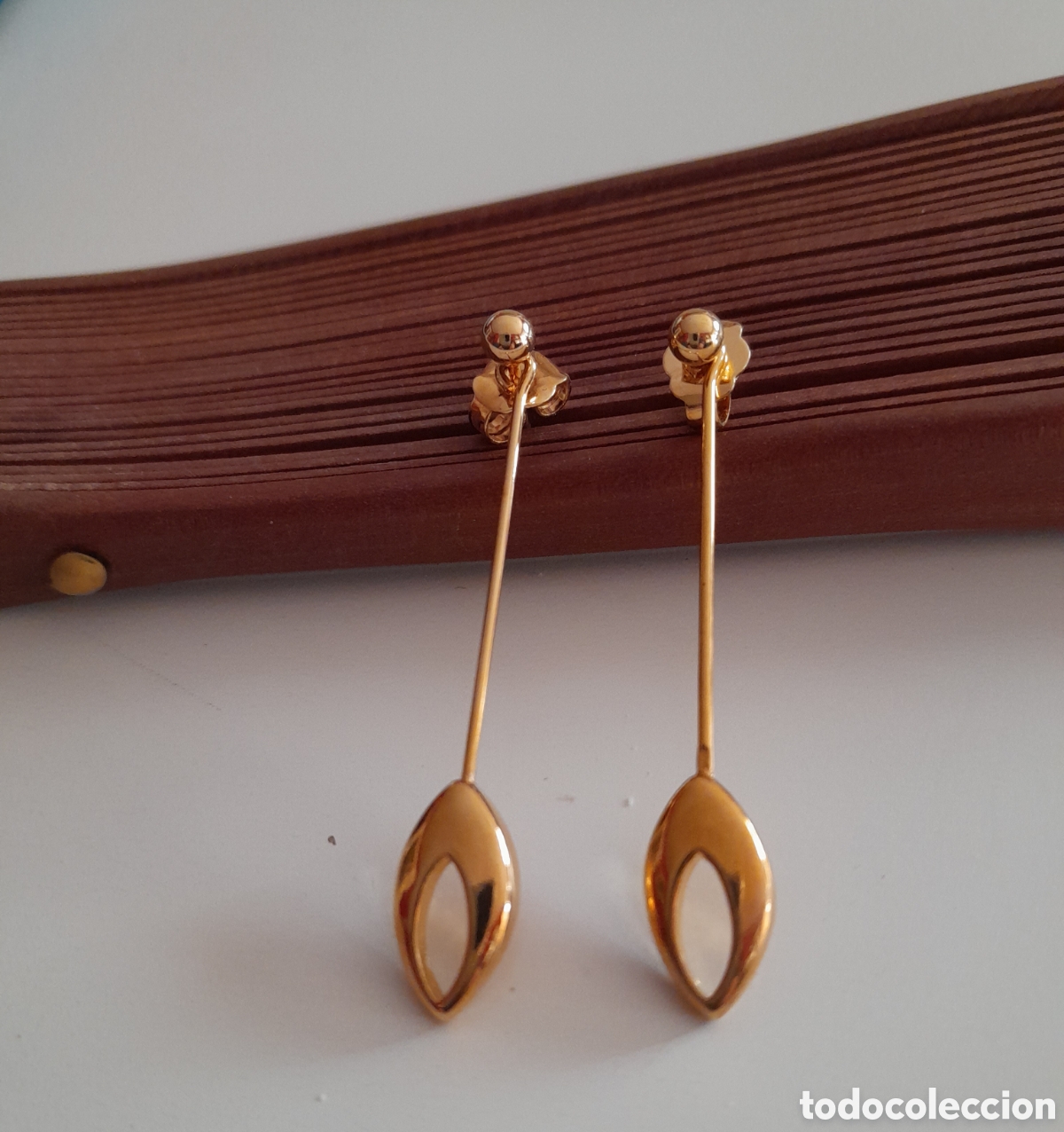 Joyeria: PENDIENTES CHAPADO ORO. CON MOVIMIENTO DE LA BARRA - Foto 5
