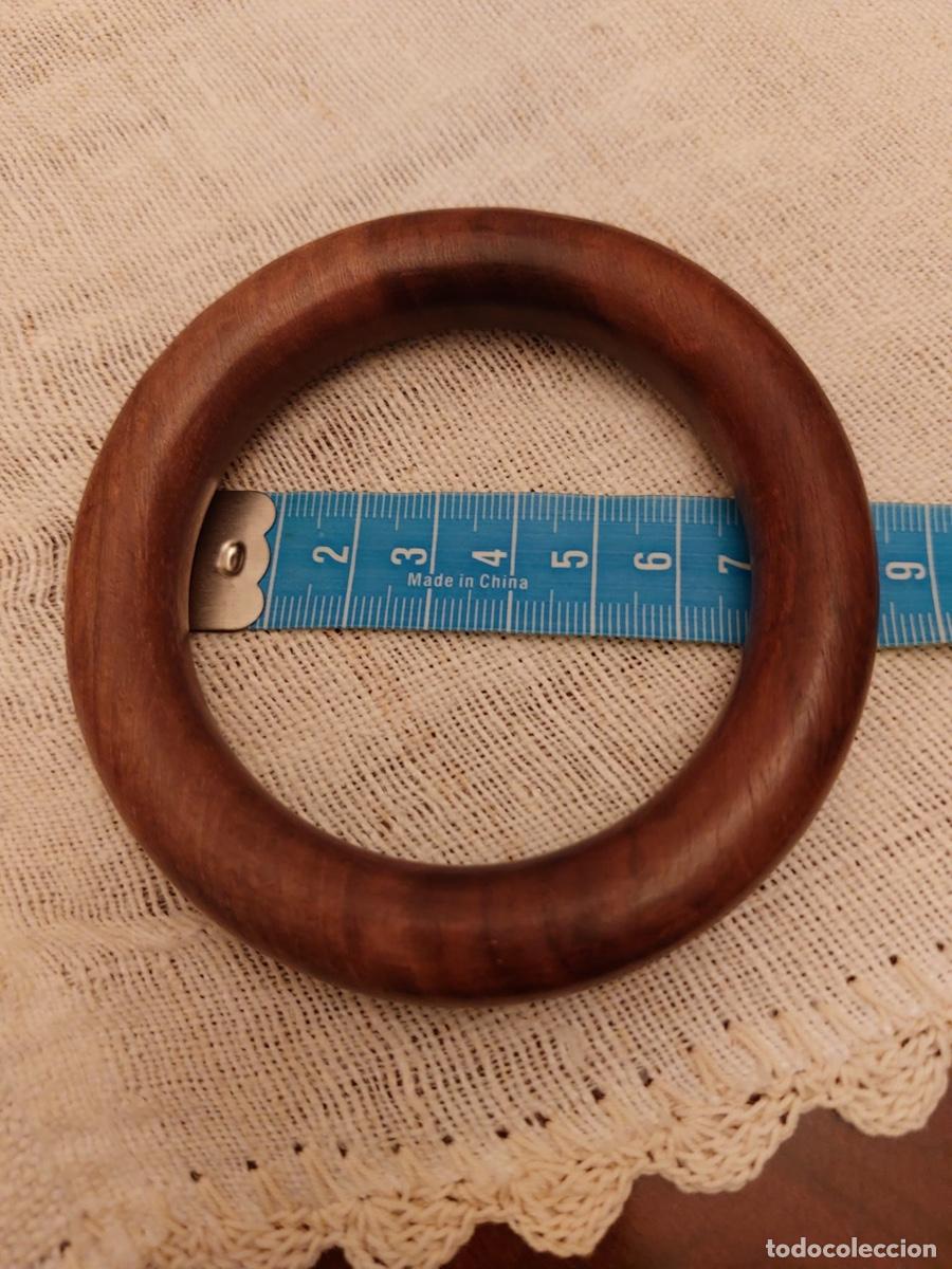 Joyeria: PULSERA DE MADERA DE UNOS 7 CM. DE DIAMETRO - Foto 2