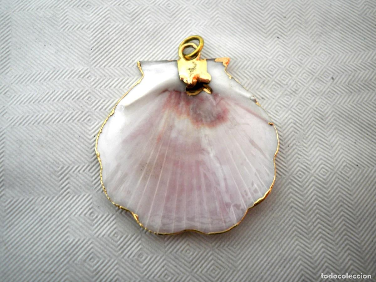 Joyeria: Colgante en forma de concha con bordes dorados - Foto 3