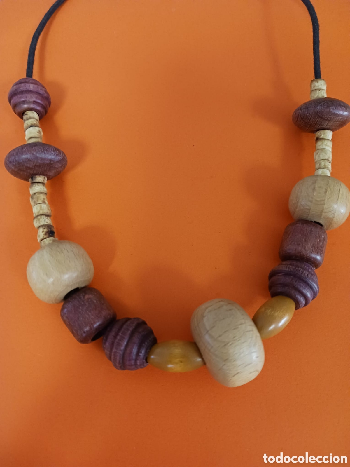 Joyeria: Collar bisuter&iacute;a con cuentas de madera. - Foto 1