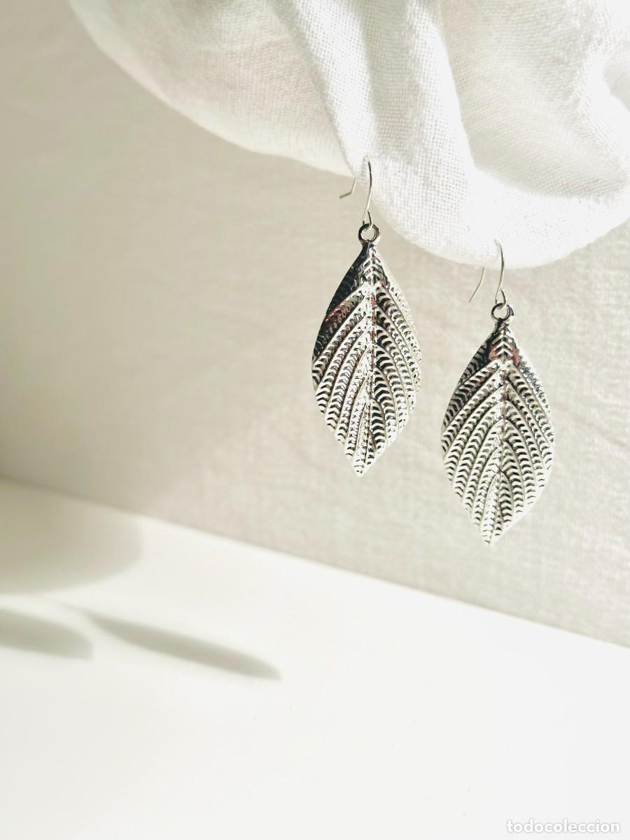 Joyeria: Pendientes plateados forma de hoja - Foto 1