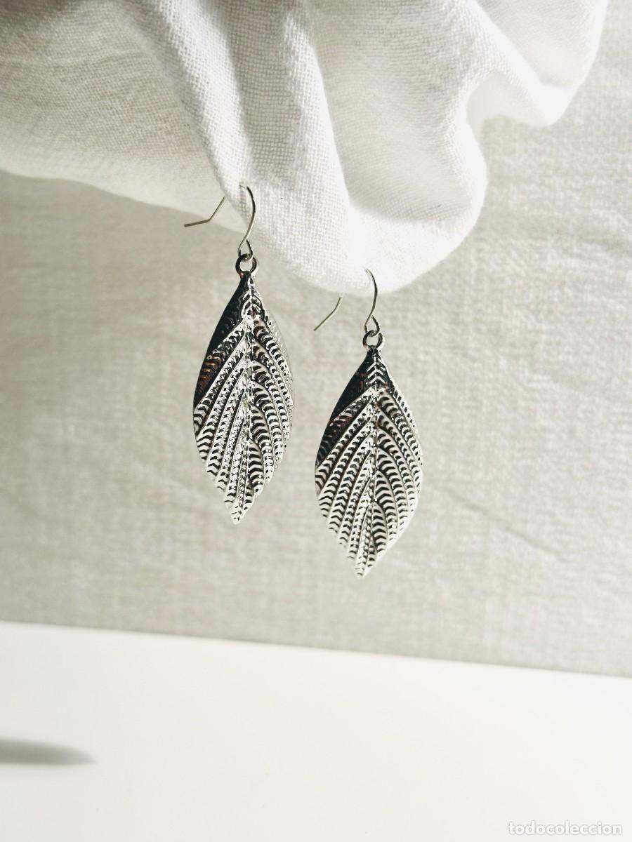 Joyeria: Pendientes plateados forma de hoja - Foto 3