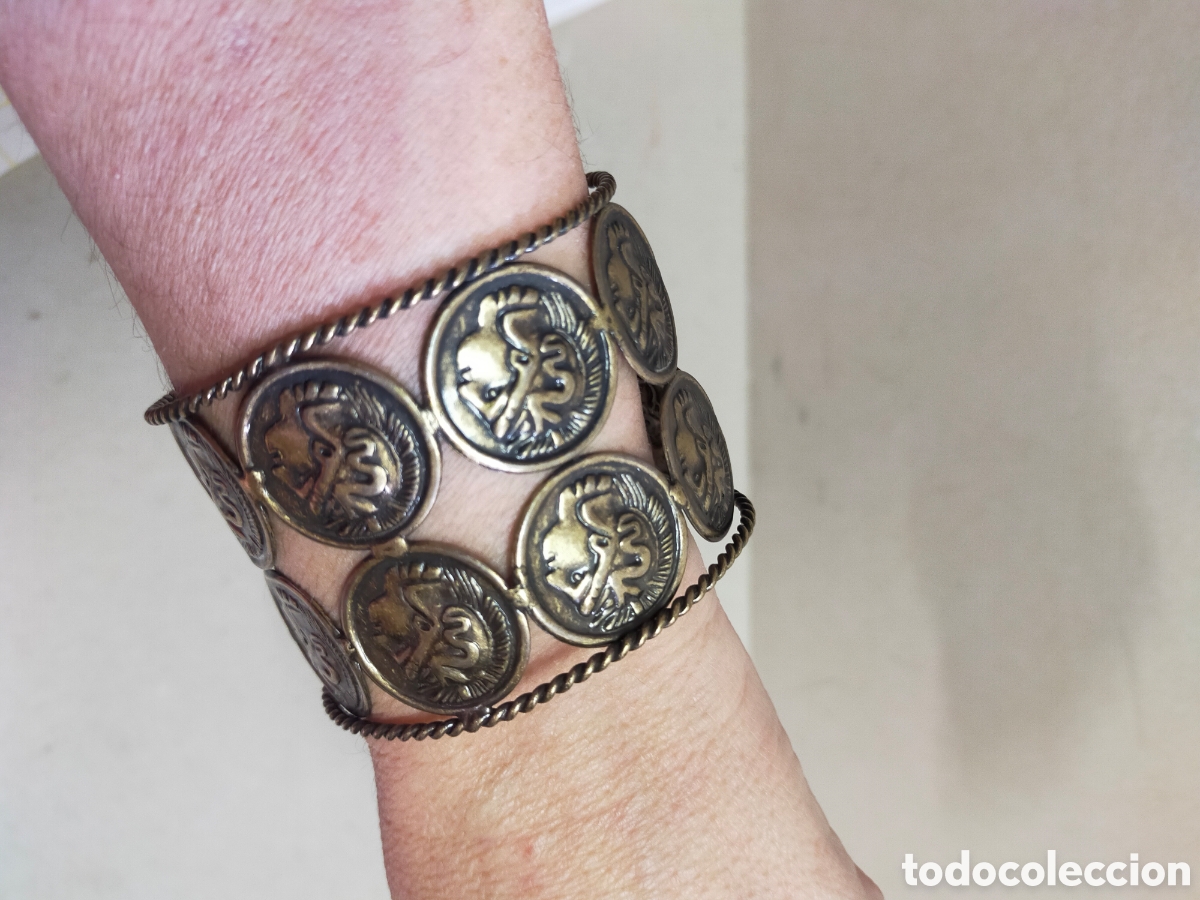 Joyeria: PULSERA RIGIDA CON SIMIL MONEDAS, EN METAL. - Foto 7