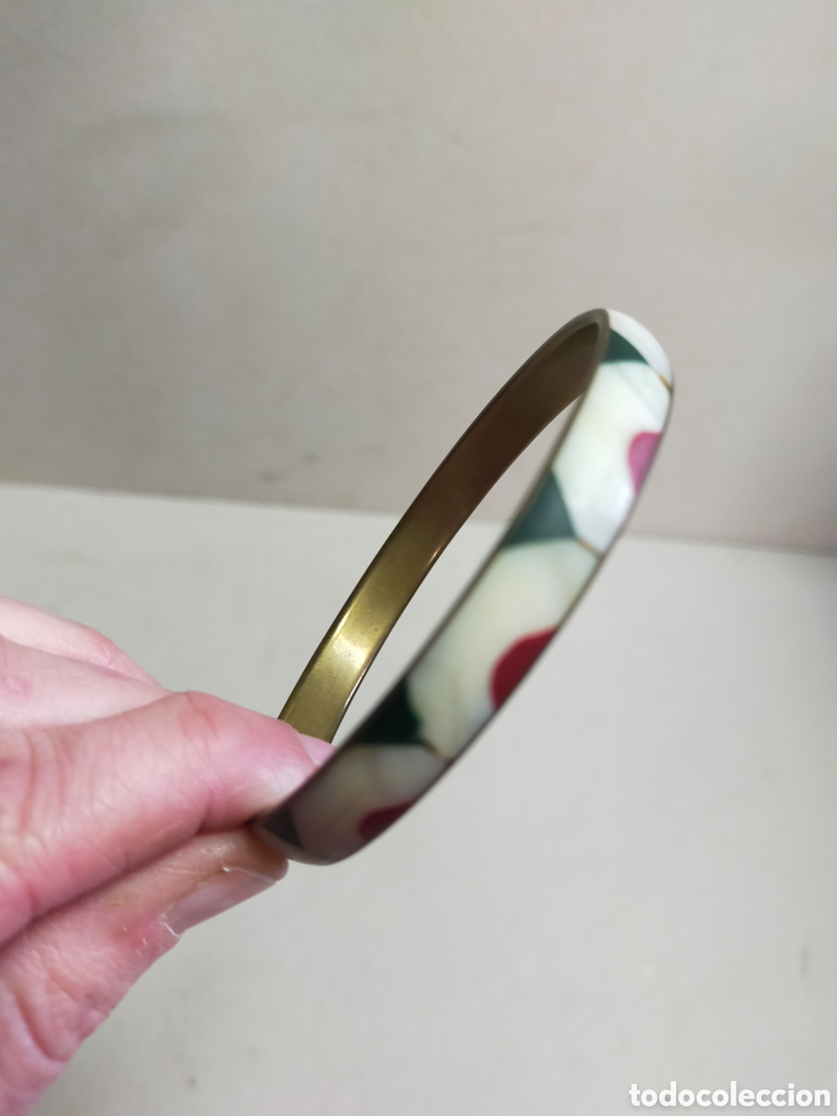 Joyeria: PULSERA RIGIDA DE METAL DORADO Y NACAR. - Foto 6