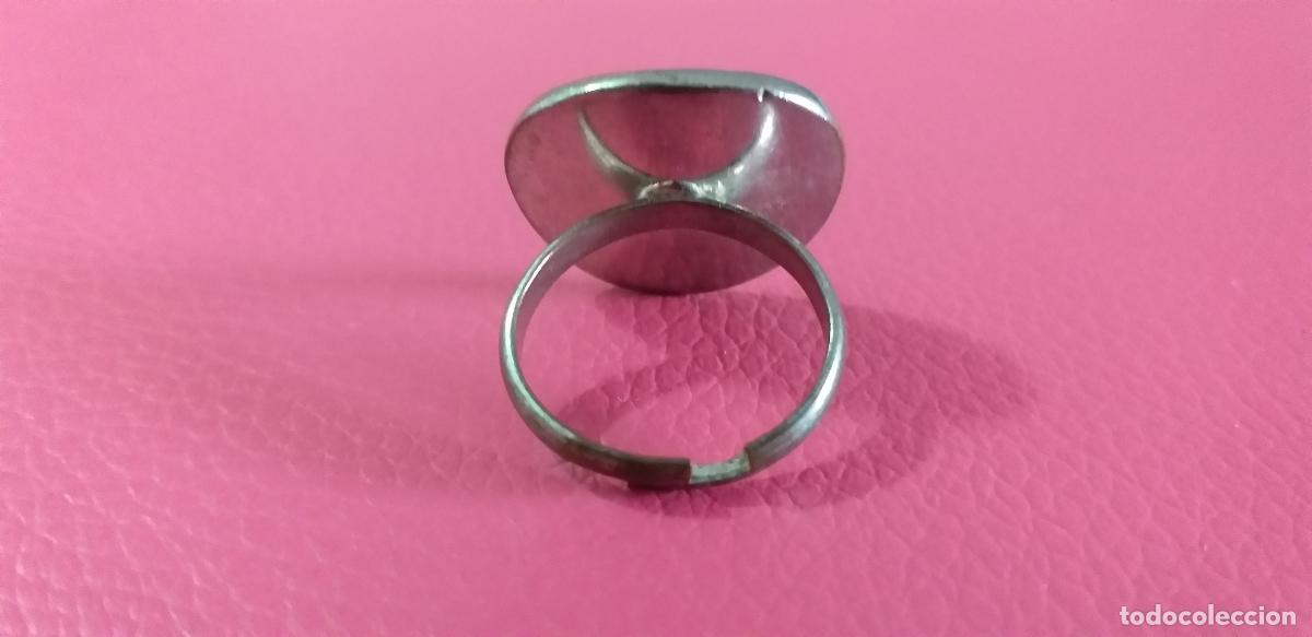 Joyeria: Anillo o sortija. Metal plateado y multicolor. Adaptable - Foto 5