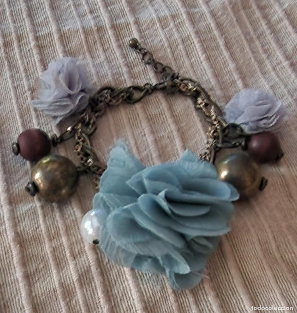 Joyeria: pulsera con flores de gasa y abalorios - Foto 1