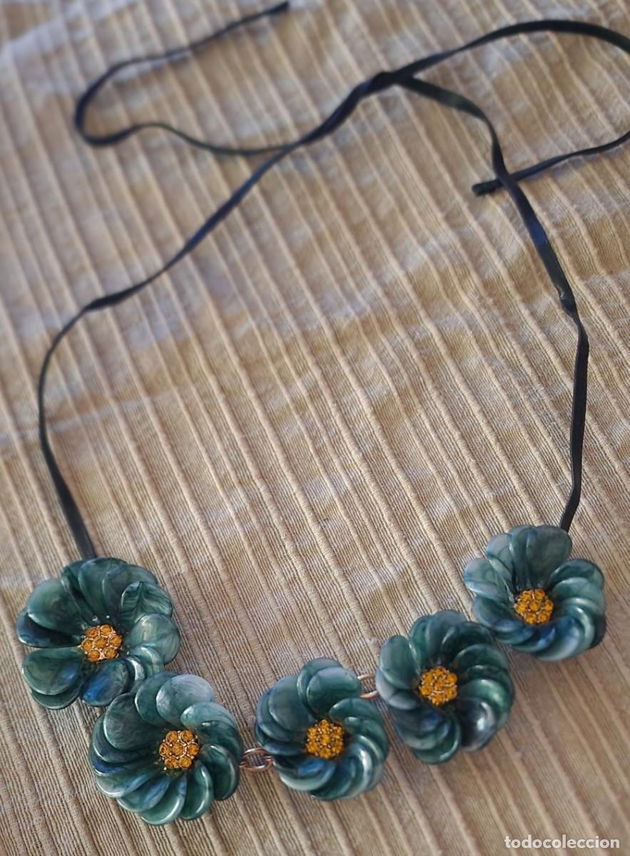 Joyeria: collar de flores ajustable mediante cord&oacute;n - Foto 1