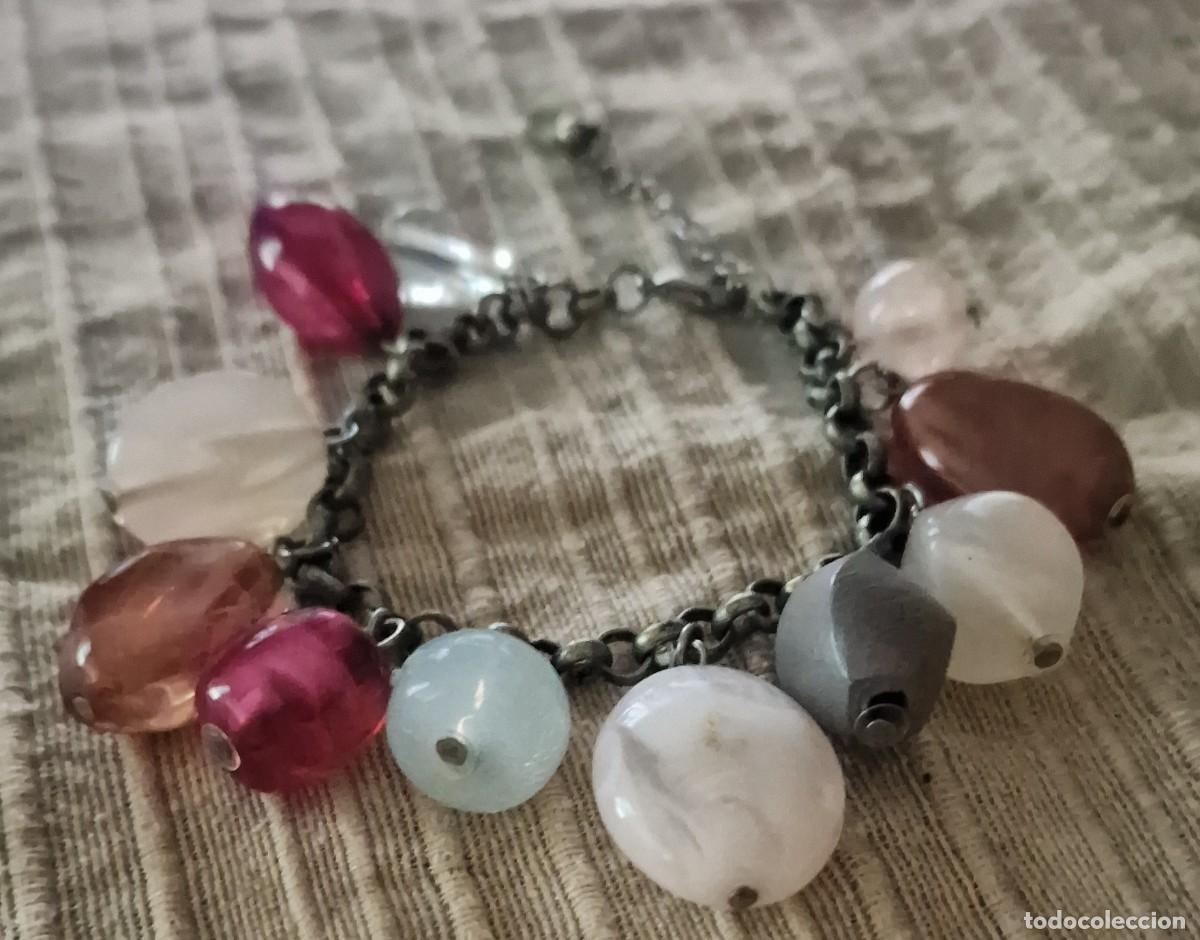 Joyeria: pulsera plateada con colgantes - Foto 1