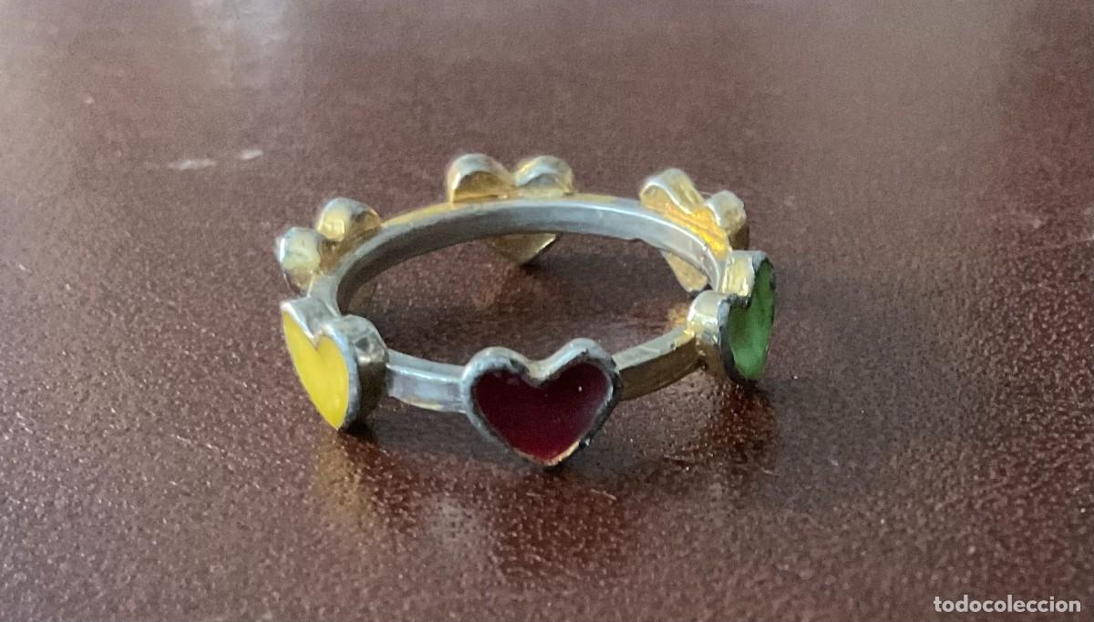 Joyeria: Anillo dorado con corazones - Foto 3