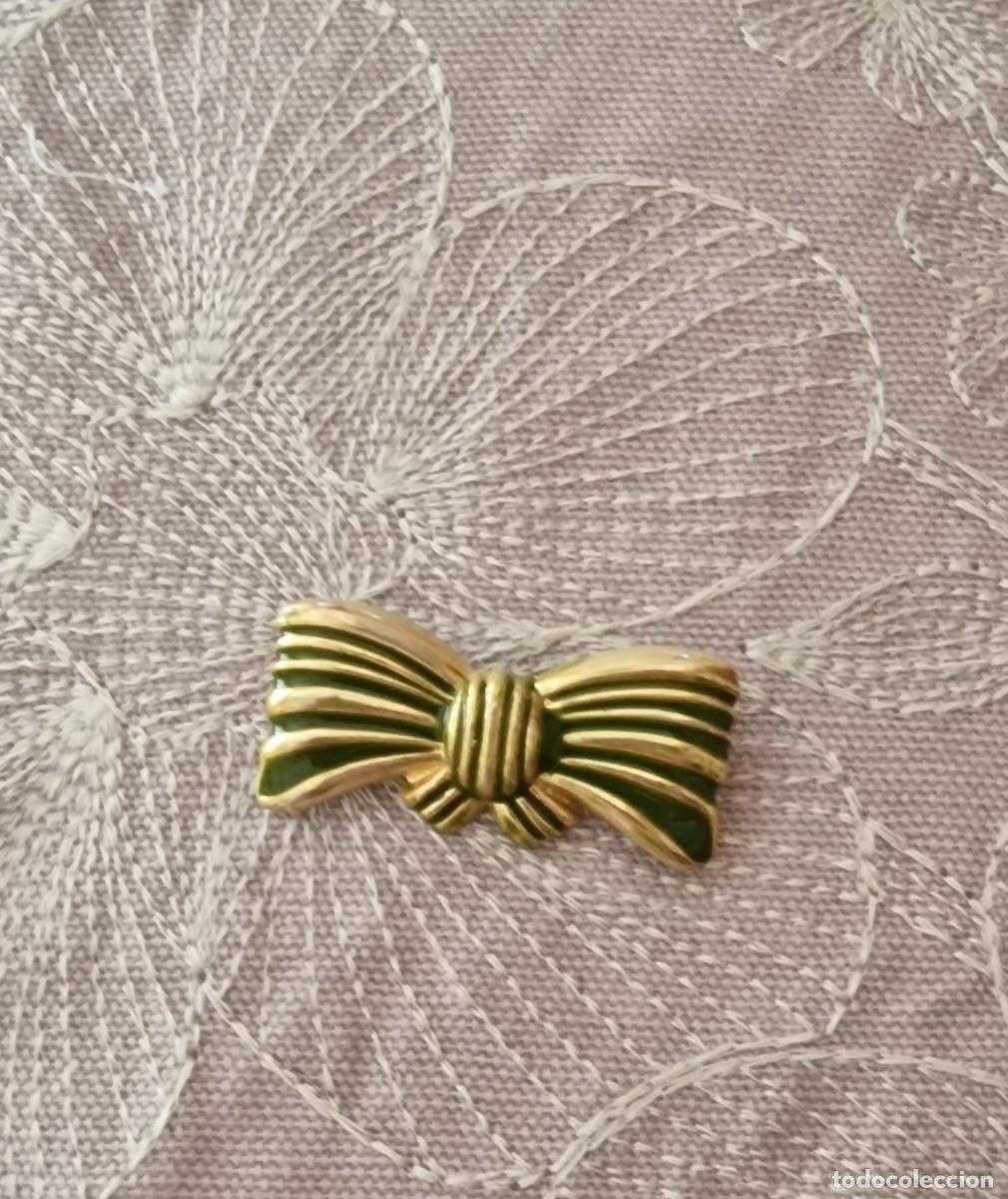 Joyeria: broche dorado, esmalte verde - Foto 1
