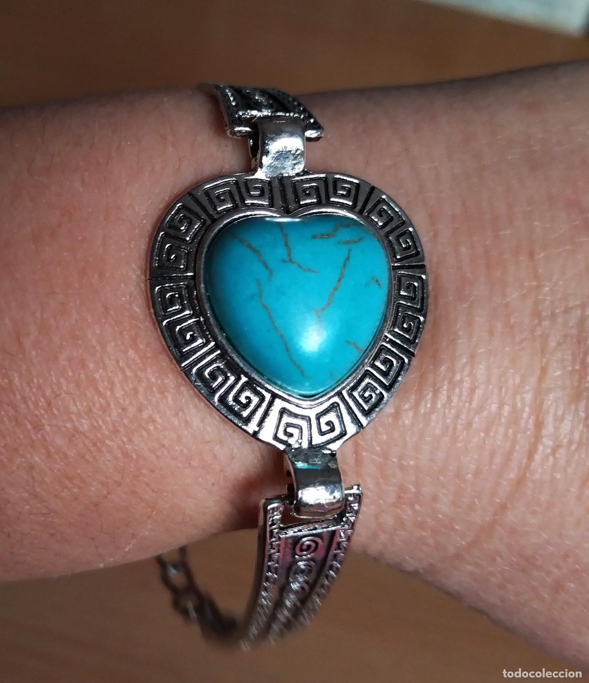 Joyeria: Pulsera plateada con piedra azul turquesa. Forma coraz&oacute;n. - Foto 3