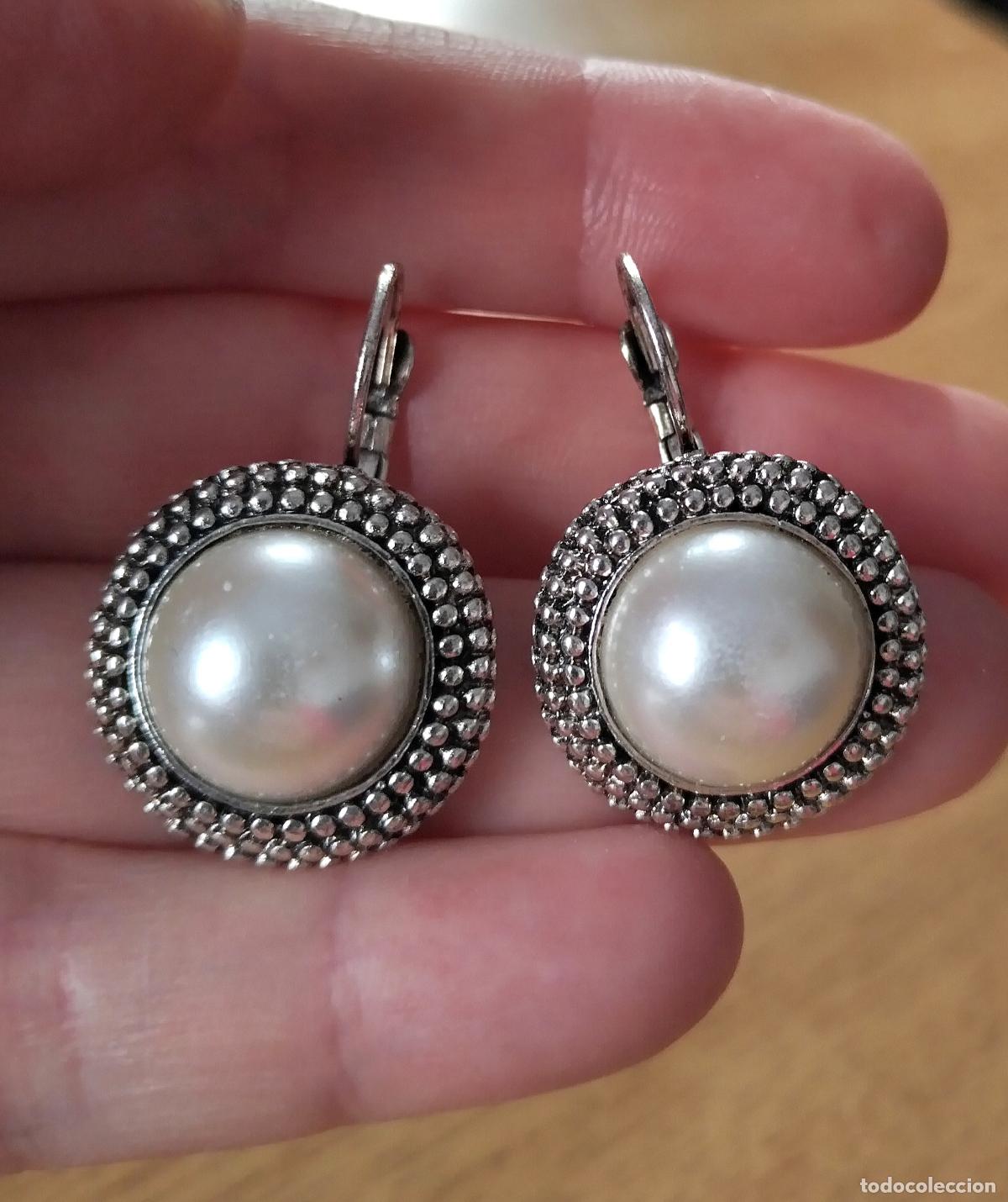 Joyeria: Pendientes plateados con perla, bisuter&iacute;a. - Foto 1