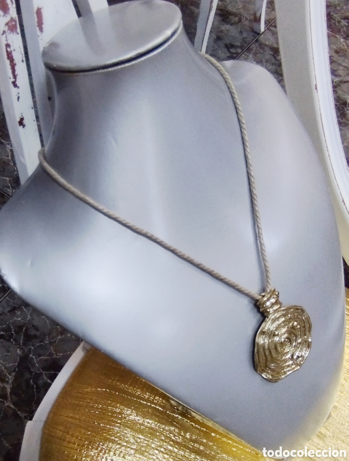 Joyeria: Collar colgante con centro color oro, A&ntilde;o 2000, Nuevo - Foto 3