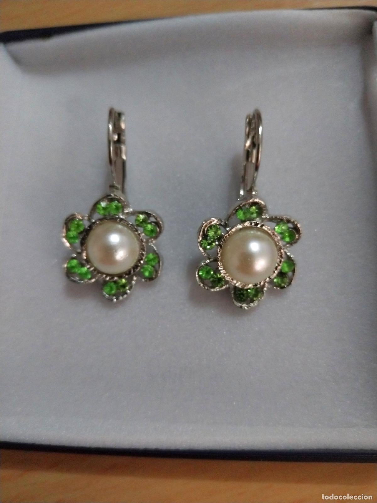 Joyeria: Pendientes forma flor con perla, bisuter&iacute;a. - Foto 1