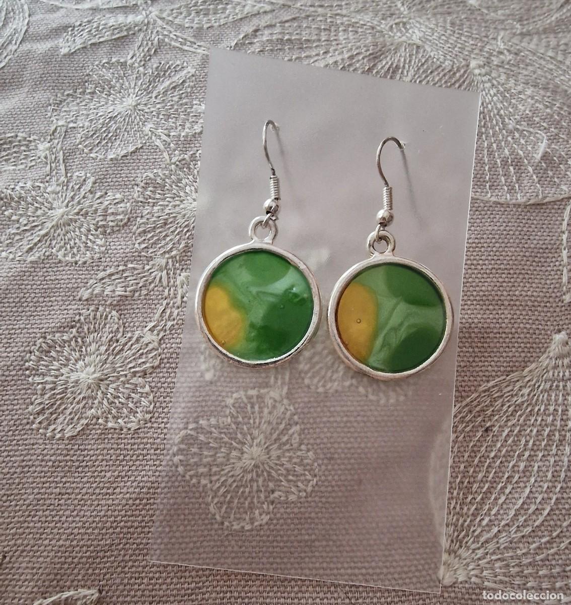 Joyeria: Pendiente artesanal redondo verde-amarillo - Foto 1