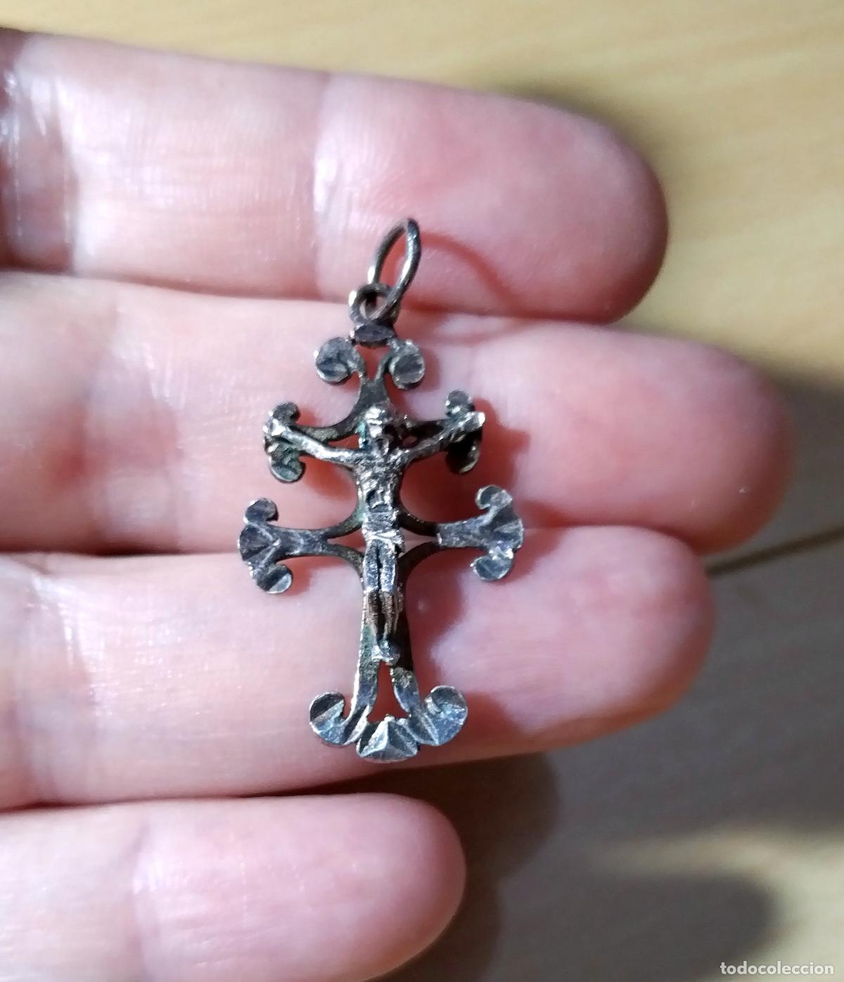 Joyeria: Colgante plateado, cruz. - Foto 1