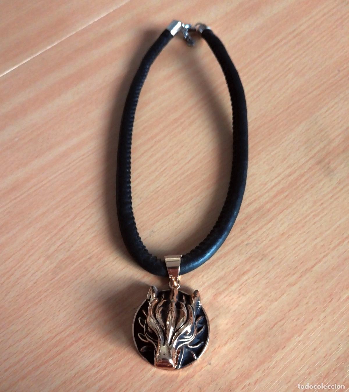 Joyeria: Colgante, collar con le&oacute;n. Bisuter&iacute;a. - Foto 2