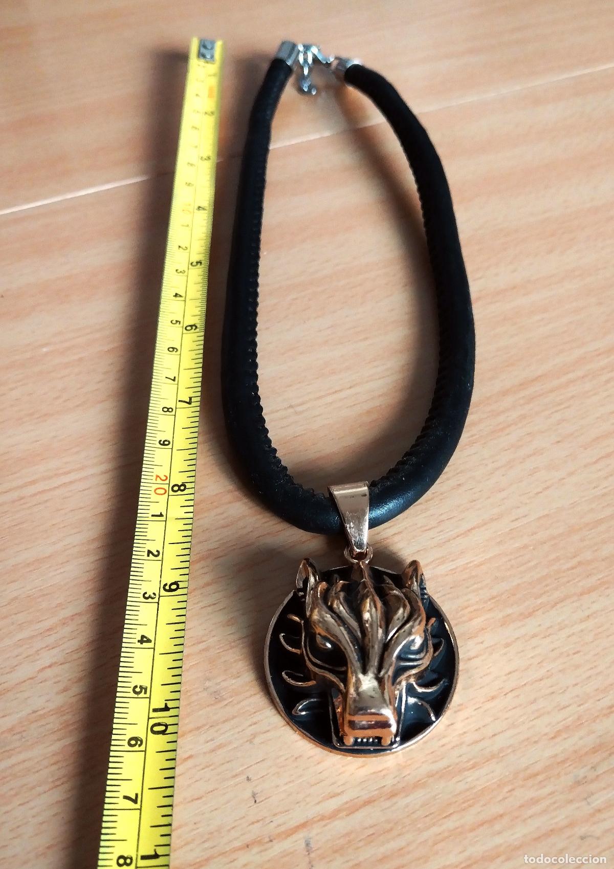 Joyeria: Colgante, collar con le&oacute;n. Bisuter&iacute;a. - Foto 3