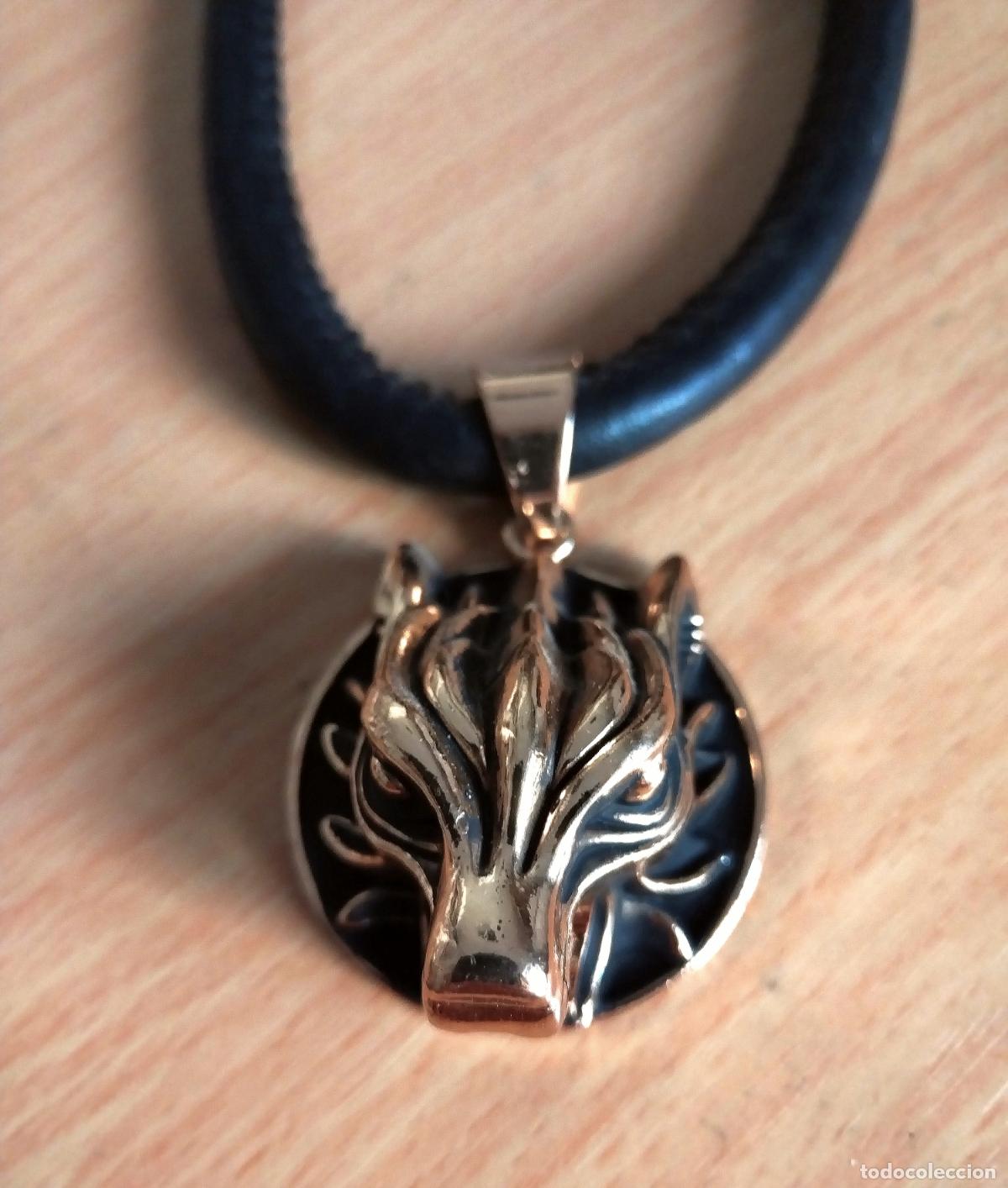 Joyeria: Colgante, collar con le&oacute;n. Bisuter&iacute;a. - Foto 4