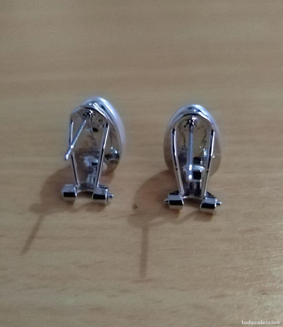 Joyeria: Pendientes plateados con perla ovalada. - Foto 2