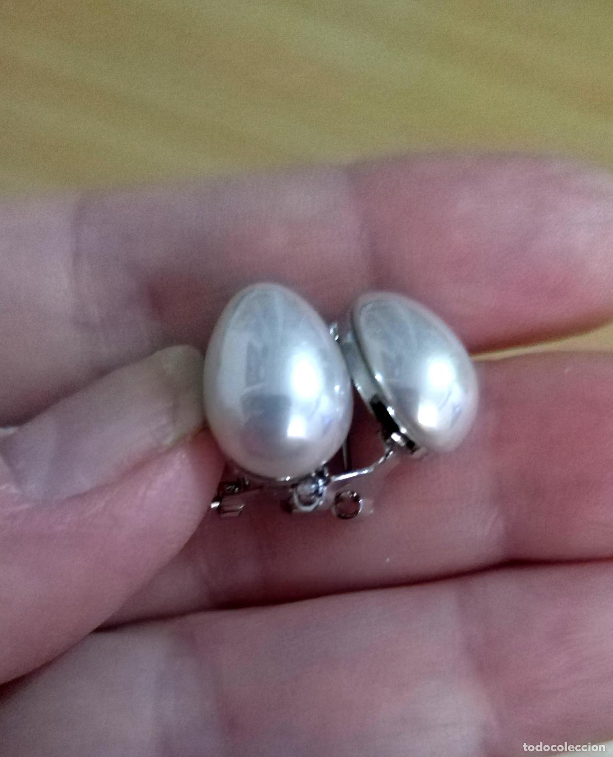 Joyeria: Pendientes plateados con perla ovalada. - Foto 1