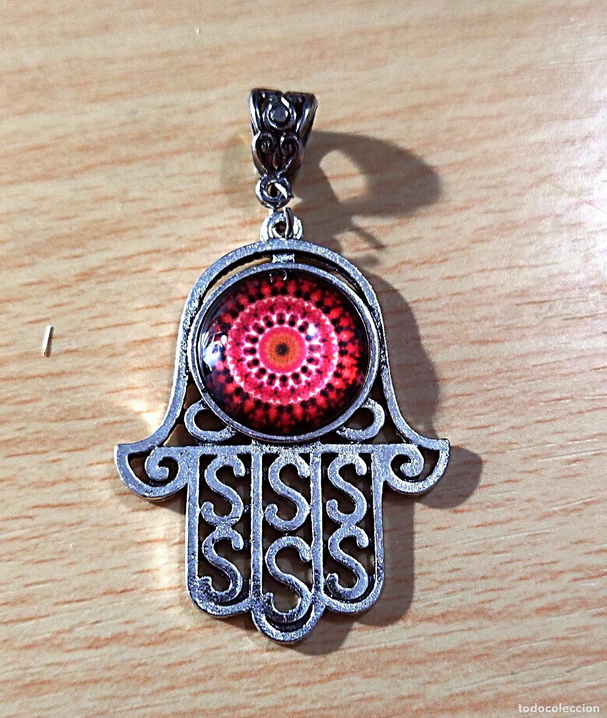Joyeria: Colgante plateado con mano de F&aacute;tima. - Foto 1