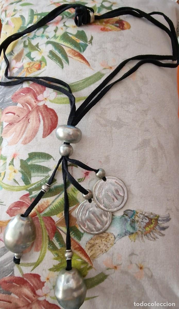 Joyeria: gran collar con abalorios plateados - Foto 1