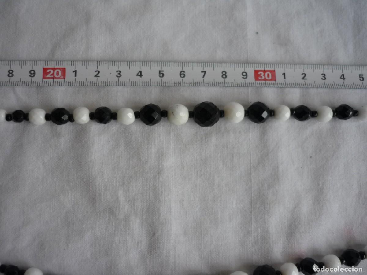 Joyeria: Collar doble de cuentas de vidrio blancas y negras - Foto 9