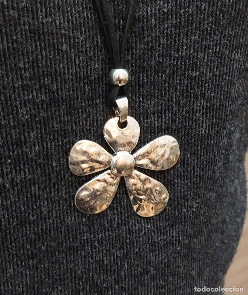 Joyeria: Collar Largo Flor con Cordón Negro Ajustable - Foto 2