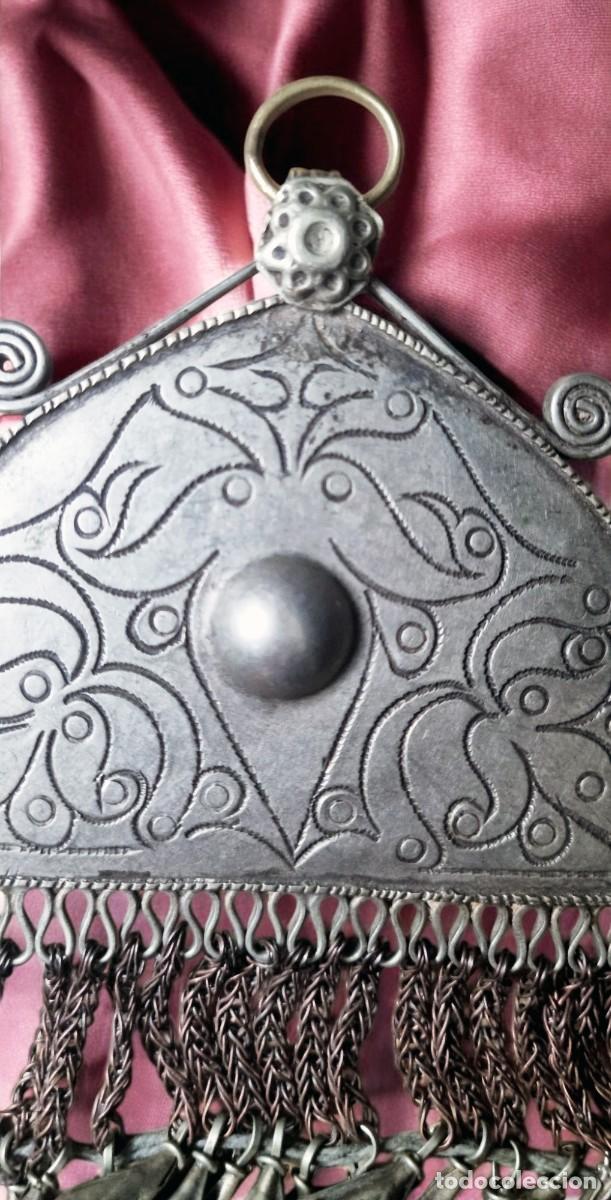 Joyeria: Medall&oacute;n hazara de Afganist&aacute;n. - Foto 2
